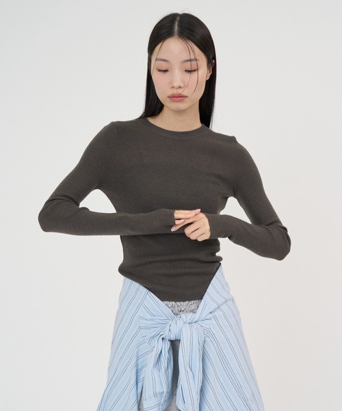 NUJOH(ヌゾ)の「Soft Sheer Crew Top / ソフトシアークルートップ(Tシャツ/カットソー・レディース・チャコールグレー/アイボリー/ブラック/イエロー・FREE)」の4枚目の写真