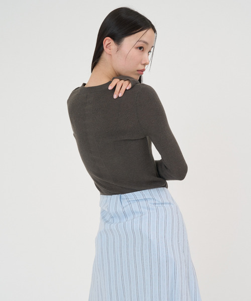 NUJOH(ヌゾ)の「Soft Sheer Crew Top / ソフトシアークルートップ(Tシャツ/カットソー・レディース・チャコールグレー/アイボリー/ブラック/イエロー・FREE)」の14枚目の写真