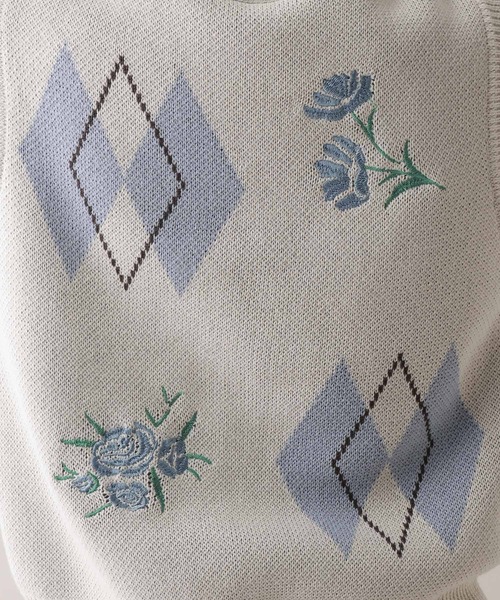 RAGEBLUE(レイジブルー)の「フラワー刺繍ニットベスト(ベスト・レディース・ホワイト/チャコールグレー・FREE)」の22枚目の写真