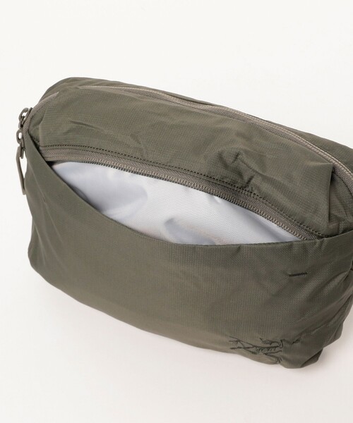 ARC'TERYX（アークテリクス）の「ARC’TERYX / Heliad Crossbody（ボディバッグ/ウエストポーチ・メンズ・オリーブ/ブラック・ONE SIZE）」の11枚目の写真