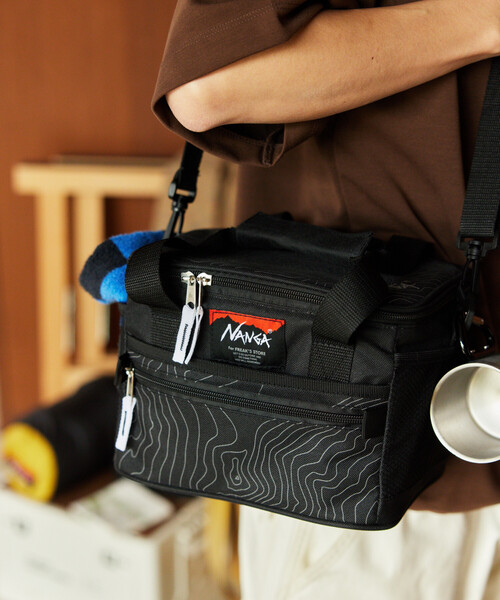 NANGA(ナンガ)の「NANGA × FREAK'S STORE/ナンガ × フリークスストア 別注 SOFT COOLER 5L ソフトクーラー 5L(アウトドアグッズ・メンズ・グレー/ブラック/その他9・ONE SIZE)」の4枚目の写真