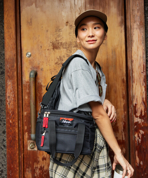 NANGA（ナンガ）の「NANGA × FREAK'S STORE/ナンガ × フリークスストア 別注 SOFT COOLER 5L ソフトクーラー 5L（アウトドアグッズ・メンズ・グレー/ブラック・ONE SIZE）」の5枚目の写真