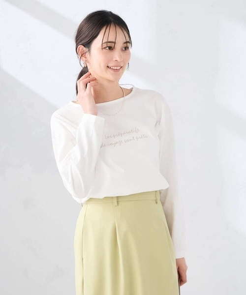 a.v.v（アーヴェヴェ）の「【コットン100%】ロゴアソートロンT（Tシャツ/カットソー・レディース・チャコールグレー/アイボリー/ホワイト/ゴールド・36/38/40）」の2枚目の写真