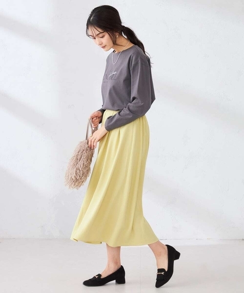 a.v.v（アーヴェヴェ）の「【コットン100%】ロゴアソートロンT（Tシャツ/カットソー・レディース・チャコールグレー/アイボリー/ホワイト/ゴールド・36/38/40）」の5枚目の写真