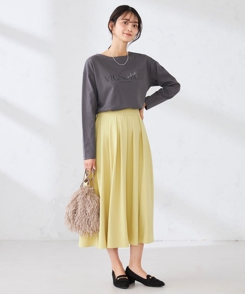 a.v.v（アーヴェヴェ）の「【コットン100%】ロゴアソートロンT（Tシャツ/カットソー・レディース・チャコールグレー/アイボリー/ホワイト/ゴールド・36/38/40）」の7枚目の写真