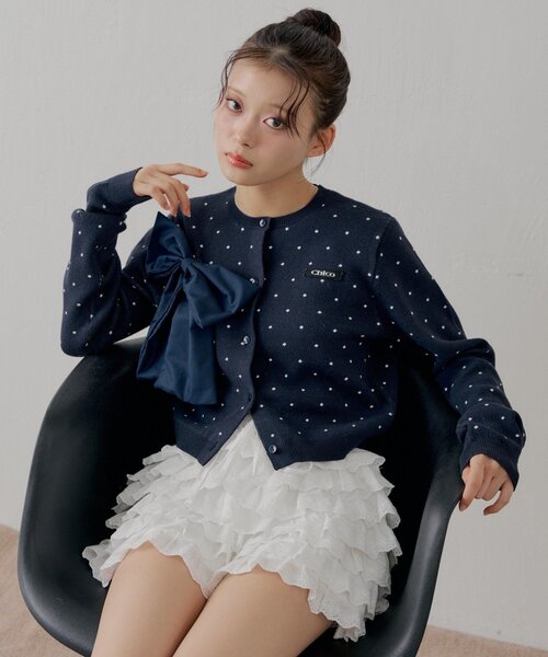 Chico(チコ)の「【セットアップ対応】リボンコンパクトニットカーディガン(カーディガン/ボレロ・レディース・グレー/ブラック系その他2/ブルー系その他2/ネイビー・FREE)」の4枚目の写真