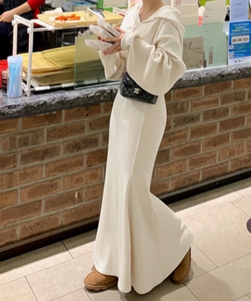 meJane（ミージェーン）の「ストレッチコーデュロイ ジップアップパーカー × マーメイドロングスカート セットアップ（セットアップ・レディース・グレー/オフホワイト/ブラック・FREE）」の2枚目の写真