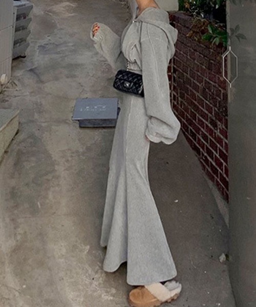 meJane（ミージェーン）の「ストレッチコーデュロイ ジップアップパーカー × マーメイドロングスカート セットアップ（セットアップ・レディース・グレー/オフホワイト/ブラック・FREE）」の5枚目の写真