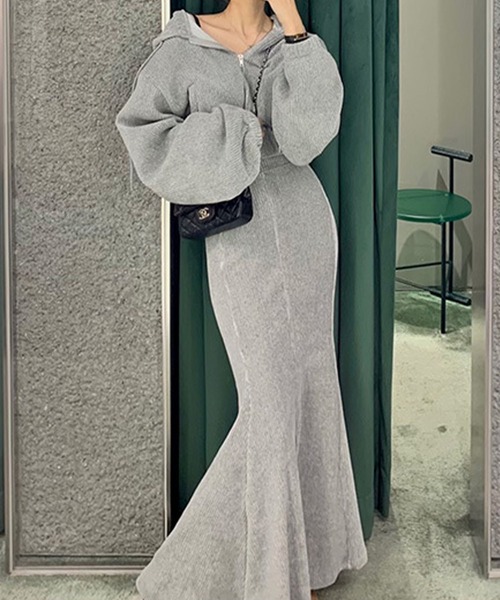 meJane（ミージェーン）の「ストレッチコーデュロイ ジップアップパーカー × マーメイドロングスカート セットアップ（セットアップ・レディース・グレー/オフホワイト/ブラック・FREE）」の11枚目の写真