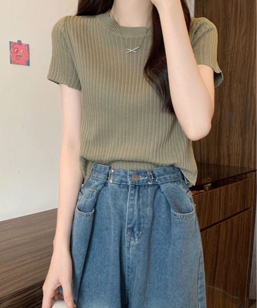 kirakiraShop(キラキラショップ)の「オンオフ使える万能リブニット。半袖 リブ サマーニット(ニット/セーター・レディース・グレー/ブラック/ホワイト/ベージュ/イエロー/パープル・FREE)」の4枚目の写真
