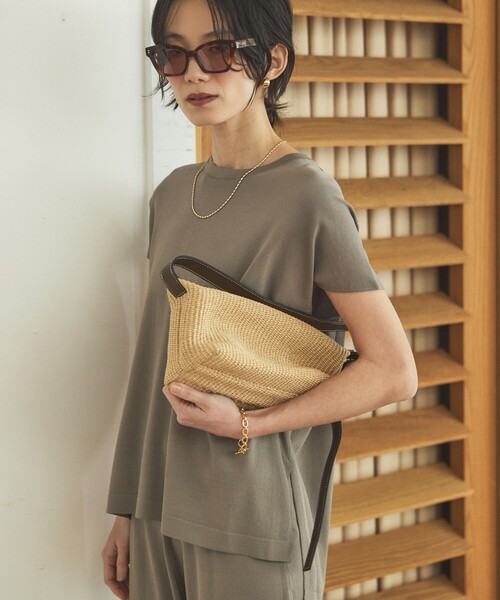 qualite(カリテ)の「【接触冷感】レーヨンストレッチフレンチ/春服/夏服/オフィスカジュアル/セットアップ対応(ニット/セーター・レディース・グレー/オフホワイト/チャコールグレー・フリー)」の1枚目の写真