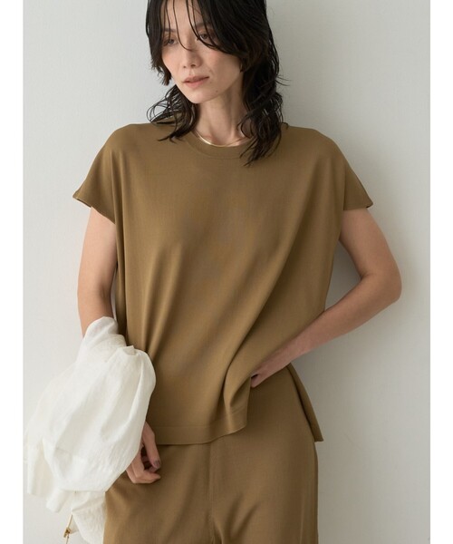 qualite(カリテ)の「【接触冷感】レーヨンストレッチフレンチ/春服/夏服/オフィスカジュアル/セットアップ対応(ニット/セーター・レディース・グレー/オフホワイト/チャコールグレー/ダークベージュ/グレー系その他2・フリー)」の5枚目の写真