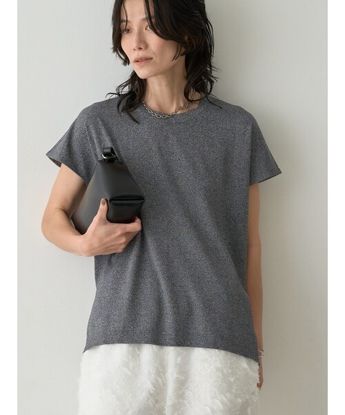 qualite(カリテ)の「【接触冷感】レーヨンストレッチフレンチ/春服/夏服/オフィスカジュアル/セットアップ対応(ニット/セーター・レディース・グレー/オフホワイト/チャコールグレー/ダークベージュ/グレー系その他2・フリー)」の4枚目の写真