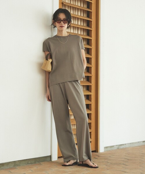 qualite(カリテ)の「【接触冷感】レーヨンストレッチフレンチ/春服/夏服/オフィスカジュアル/セットアップ対応(ニット/セーター・レディース・グレー/オフホワイト/チャコールグレー・フリー)」の5枚目の写真