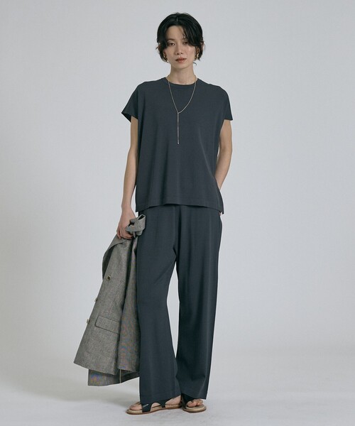 qualite(カリテ)の「【接触冷感】レーヨンストレッチフレンチ/春服/夏服/オフィスカジュアル/セットアップ対応(ニット/セーター・レディース・グレー/オフホワイト/チャコールグレー・フリー)」の13枚目の写真