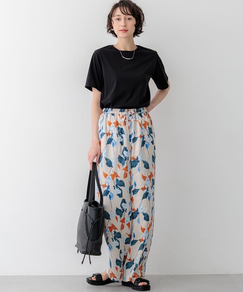 23区(ニジュウサンク)の「シアーコンフォート クルーネック Tシャツ(Tシャツ/カットソー・レディース・黄土色系/スカイブルー系/ホワイト系/ブラック系・40/38)」の6枚目の写真