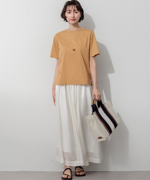 23区(ニジュウサンク)の「シアーコンフォート クルーネック Tシャツ(Tシャツ/カットソー・レディース・黄土色系/スカイブルー系/ホワイト系/ブラック系・40/38)」の11枚目の写真