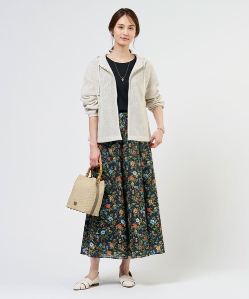 J.PRESS(ジェイプレス)の「【レイヤードスタイルに】スムースジャージー ノースリーブ カットソー(Tシャツ/カットソー・レディース・ホワイト系/ブラック系/ライトグレー系・MEDIUM/LARGE)」の12枚目の写真