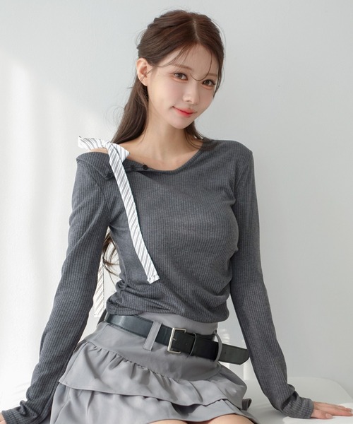 by muni:r(バイ ムニール)の「【着用動画あり・3色展開】ストライプストラップ ワンショルダーTシャツ(Tシャツ/カットソー・レディース・グレー/ブラック/チャコール・FREE)」の18枚目の写真