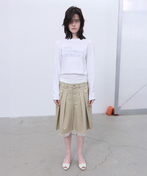 LCDC TM（エルシーディーシーティーエム）の「TUCK BERMUDA SHORTS (BEIGE)（その他パンツ・レディース・その他・SMALL/MEDIUM）」の2枚目の写真