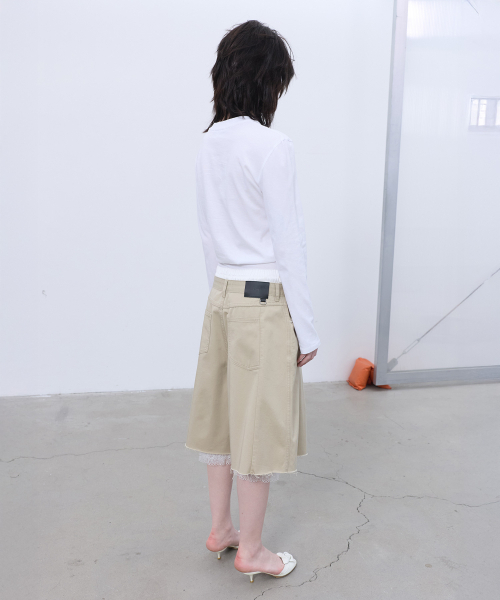 LCDC TM（エルシーディーシーティーエム）の「TUCK BERMUDA SHORTS (BEIGE)（その他パンツ・レディース・その他・SMALL/MEDIUM）」の4枚目の写真