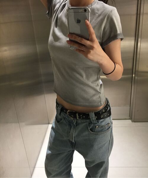 MUSINSA STANDARD WOMAN（ムシンサスタンダードウーマン）の「ウィメンズダーティダイドスリムクルーネックTシャツ[グレー]（Tシャツ/カットソー・レディース・その他・SMALL/MEDIUM/LARGE/X-SMALL）」の2枚目の写真