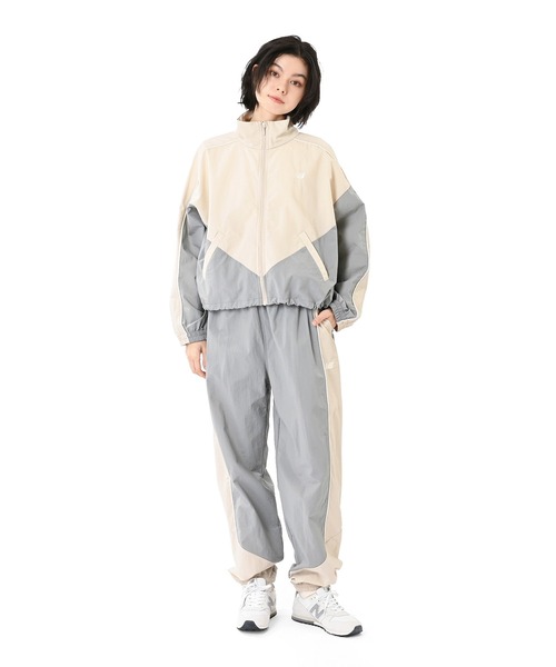 NEW BALANCE(ニューバランス)の「タスランナイロンウーブンジャケット(ブルゾン・レディース・ベージュ/ミント・SMALL/MEDIUM/LARGE/X-LARGE)」の9枚目の写真