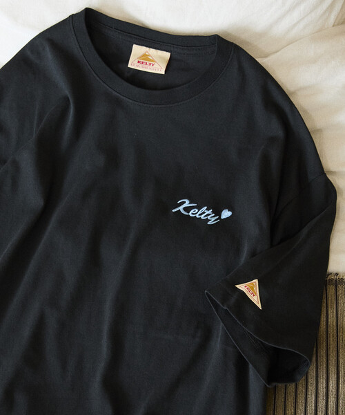 FREAK'S STORE(フリークスストア)の「限定展開 KELTY×FREAK'S STORE ケルティ 別注 ビッグシルエット ロゴワンポイント ハート刺繍 クルーネックTシャツ UVカット 接触冷感 吸水速乾(Tシャツ/カットソー・メンズ・ブラック/ネイビー/ピンク/ホワイト/杢グレー・SMALL/LARGE/MEDIUM)」の2枚目の写真
