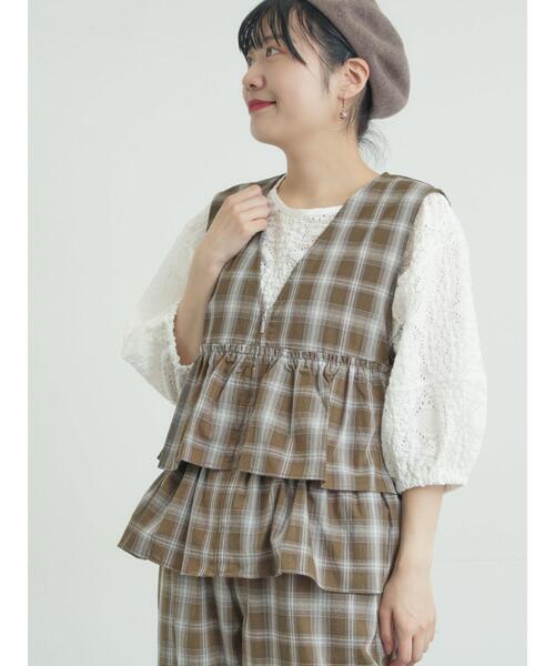Samansa Mos2（サマンサ モスモス）の「(セットアップ可)フリルジップベスト（ベスト・レディース・ベージュ/ブラック/チェック・F）」の3枚目の写真