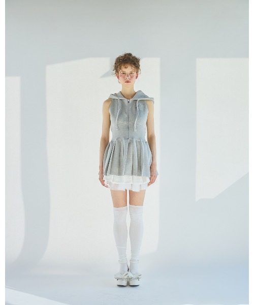 lilLilly（リルリリー）の「ノースリーブパーカープリーツワンピース（ワンピース・レディース・グレー/ブラック・FREE）」の10枚目の写真