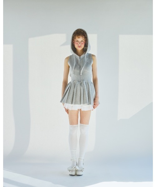 lilLilly（リルリリー）の「ノースリーブパーカープリーツワンピース（ワンピース・レディース・グレー/ブラック・FREE）」の15枚目の写真