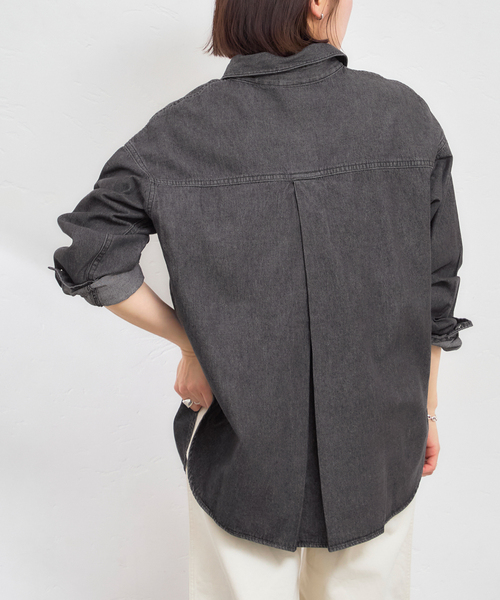U by SPICK&SPAN（ユーバイスピックアンドスパン）の「SOMETHING / サムシング BIG DENIM SHIRTS L/S（シャツ/ブラウス・レディース・ブラック系その他/ブルー・FREE）」の4枚目の写真