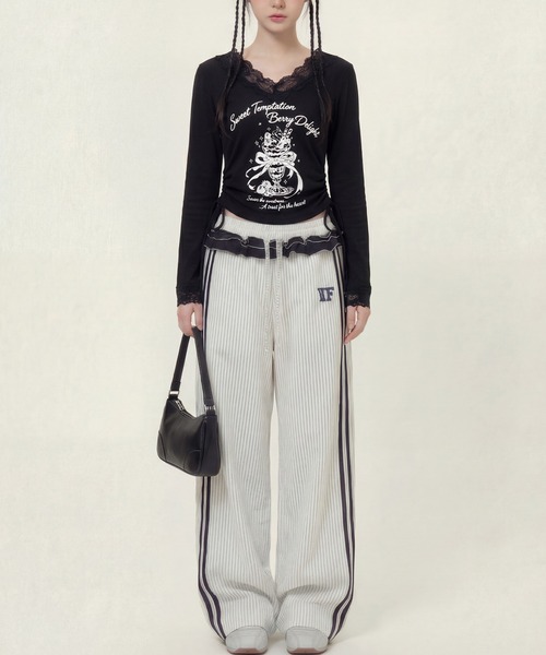 HOOK(フック)の「HOOK for girls Sweet Temptation Berry Delight レースVネックショート丈トップス(Tシャツ/カットソー・レディース・ブラック/ホワイト・L/S/M)」の13枚目の写真