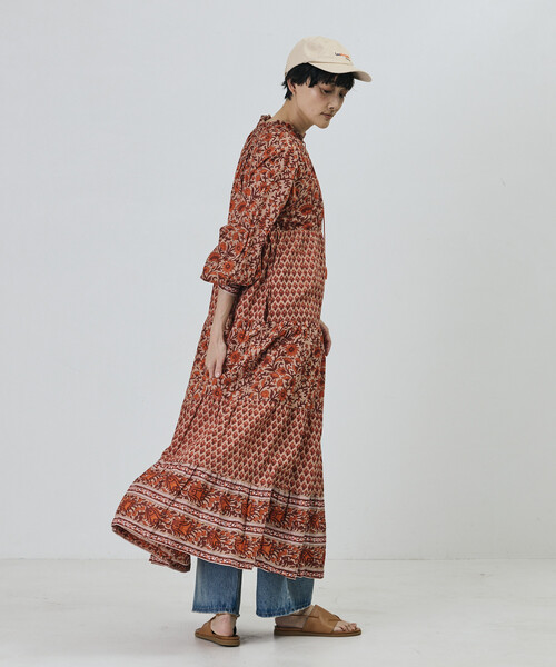 Freada（フリーダ）の「Freada/フリーダ インドフラワープリント4段ティアードドレス（ワンピース・レディース・ブルー/オレンジ・ONE SIZE）」の9枚目の写真