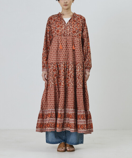 Freada（フリーダ）の「Freada/フリーダ インドフラワープリント4段ティアードドレス（ワンピース・レディース・ブルー/オレンジ・ONE SIZE）」の22枚目の写真