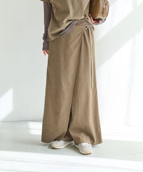 BAYFLOW(ベイフロー)の「ソフトツイルラップパンツ(その他パンツ・レディース・カーキ/ブラック/グレイッシュベージュ・FREE)」の1枚目の写真