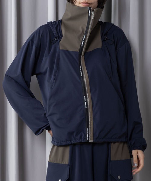 MARECHAL TERRE（マルシャルテル）の「【 機能素材】ラッシュガードフーディ（パーカー・レディース・ライトグレー/ブラック/ネイビー/チャコールグレー・MEDIUM）」の4枚目の写真