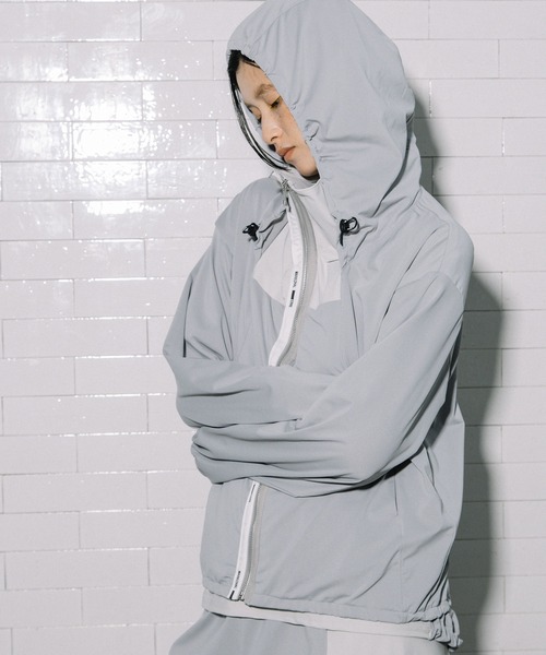 MARECHAL TERRE（マルシャルテル）の「【 機能素材】ラッシュガードフーディ（パーカー・レディース・ライトグレー/ブラック/ネイビー/チャコールグレー・MEDIUM）」の3枚目の写真