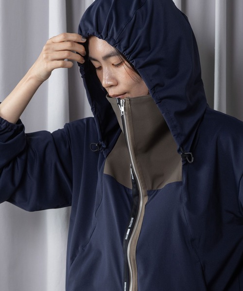 MARECHAL TERRE（マルシャルテル）の「【 機能素材】ラッシュガードフーディ（パーカー・レディース・ライトグレー/ブラック/ネイビー/チャコールグレー・MEDIUM）」の20枚目の写真