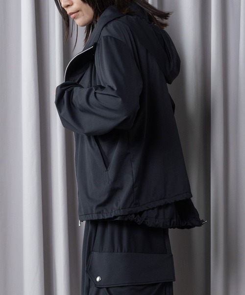 MARECHAL TERRE（マルシャルテル）の「【 機能素材】ラッシュガードフーディ（パーカー・レディース・ライトグレー/ブラック/ネイビー/チャコールグレー・MEDIUM）」の7枚目の写真