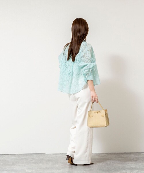 NOLLEY’S Sophi（ノーリーズソフィ）の「ウォッシャブルワッシャーオーガンジーカットジャガードショートシャツ（シャツ/ブラウス・レディース・ホワイト/ミント・38）」の6枚目の写真