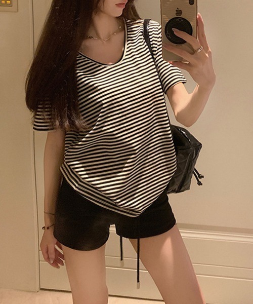 SallyLunn(サリーラン)の「細ボーダー VネックTシャツ(Tシャツ/カットソー・レディース・ブラック・MEDIUM/LARGE)」の5枚目の写真