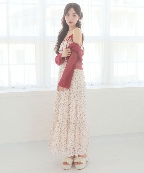 MAJESTIC LEGON(マジェスティックレゴン)の「ビジューボタンシアーカーディガン(ニット/セーター・レディース・アイボリー/ブルー/オフホワイト/ピンク/ネイビー/ブラック/ボルドー・MEDIUM)」の15枚目の写真
