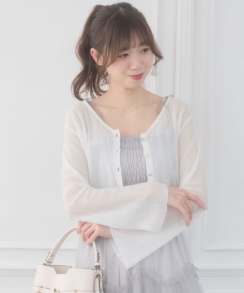 MAJESTIC LEGON（マジェスティックレゴン）の「ビジューボタンシアーカーディガン（ニット/セーター・レディース・アイボリー/ブルー/オフホワイト/ピンク/ネイビー・MEDIUM）」の8枚目の写真