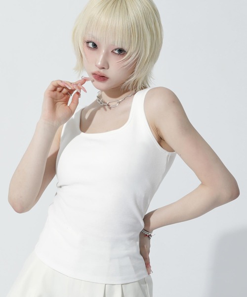 ANAP(アナップ)の「パッド付き スクエアネック タンクトップ(タンクトップ・レディース・ダークグレー/ブラック/ホワイト・F)」の6枚目の写真