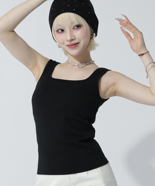 ANAP(アナップ)の「パッド付き スクエアネック タンクトップ(タンクトップ・レディース・ダークグレー/ブラック/ホワイト・F)」の12枚目の写真