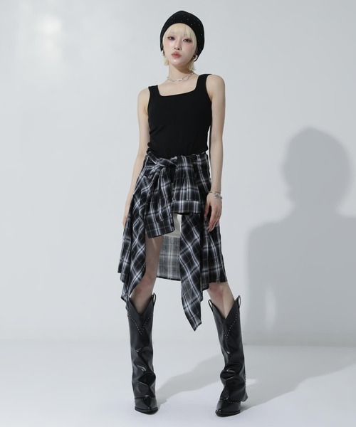 ANAP(アナップ)の「パッド付き スクエアネック タンクトップ(タンクトップ・レディース・ダークグレー/ブラック/ホワイト・F)」の15枚目の写真