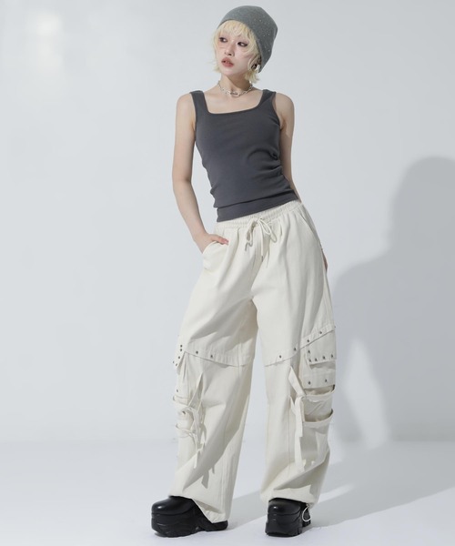 ANAP(アナップ)の「パッド付き スクエアネック タンクトップ(タンクトップ・レディース・ダークグレー/ブラック/ホワイト・F)」の19枚目の写真