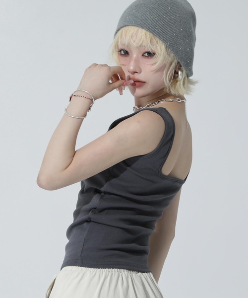 ANAP(アナップ)の「パッド付き スクエアネック タンクトップ(タンクトップ・レディース・ダークグレー/ブラック/ホワイト・F)」の18枚目の写真
