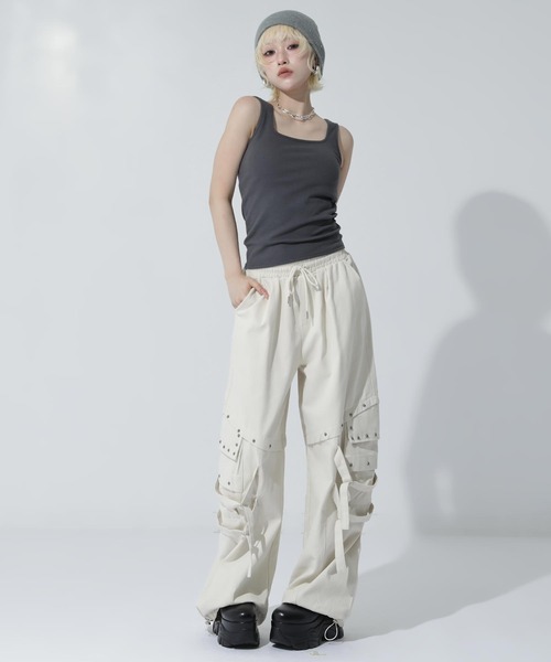 ANAP(アナップ)の「パッド付き スクエアネック タンクトップ(タンクトップ・レディース・ダークグレー/ブラック/ホワイト・F)」の20枚目の写真